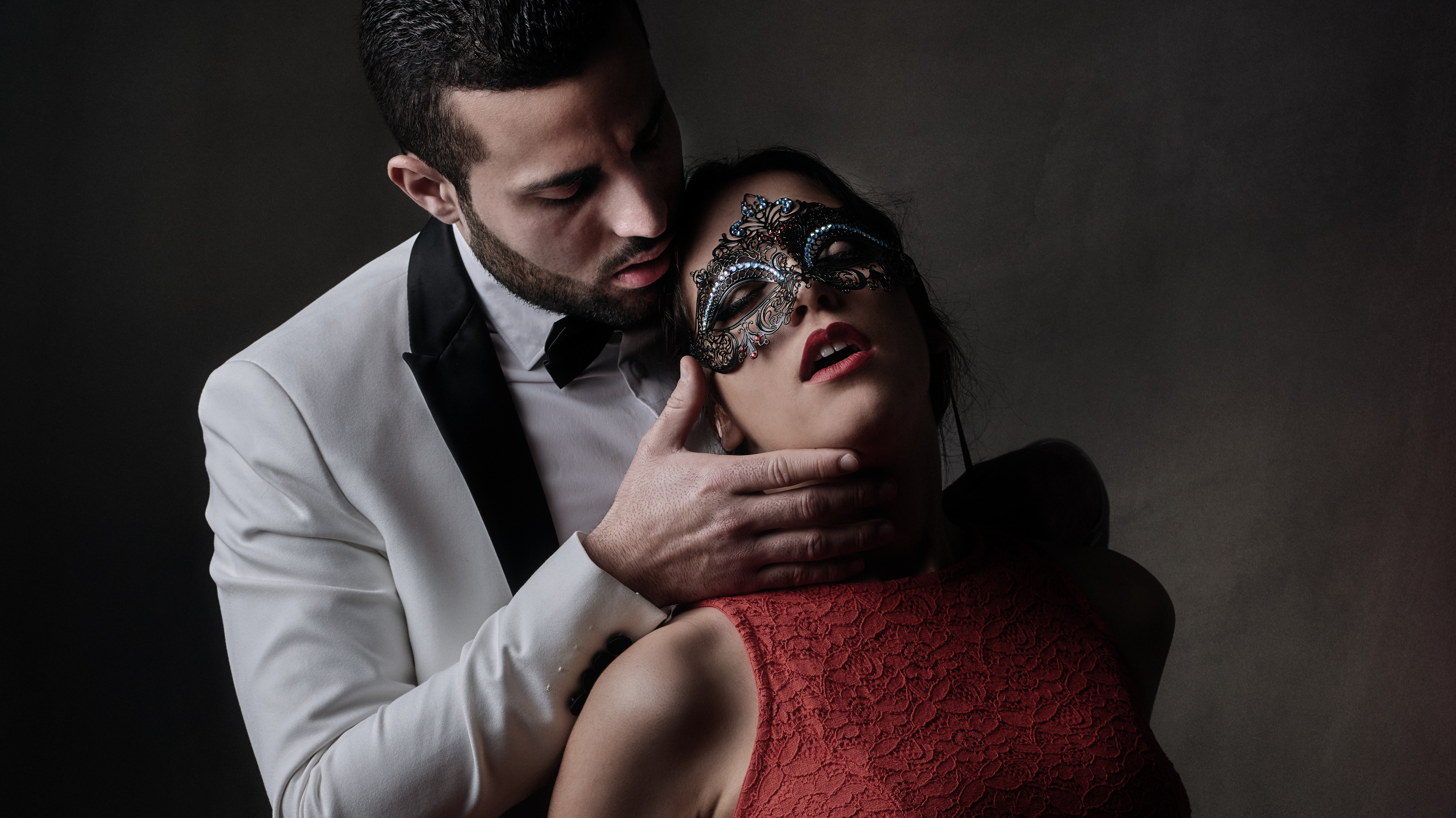 LUXURIA